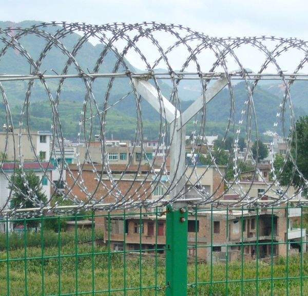 Use of Razor Wire and wire mesh fence